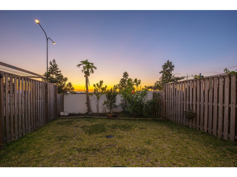 22/1 Broadwater Avenue, Hope Island QLD 4212