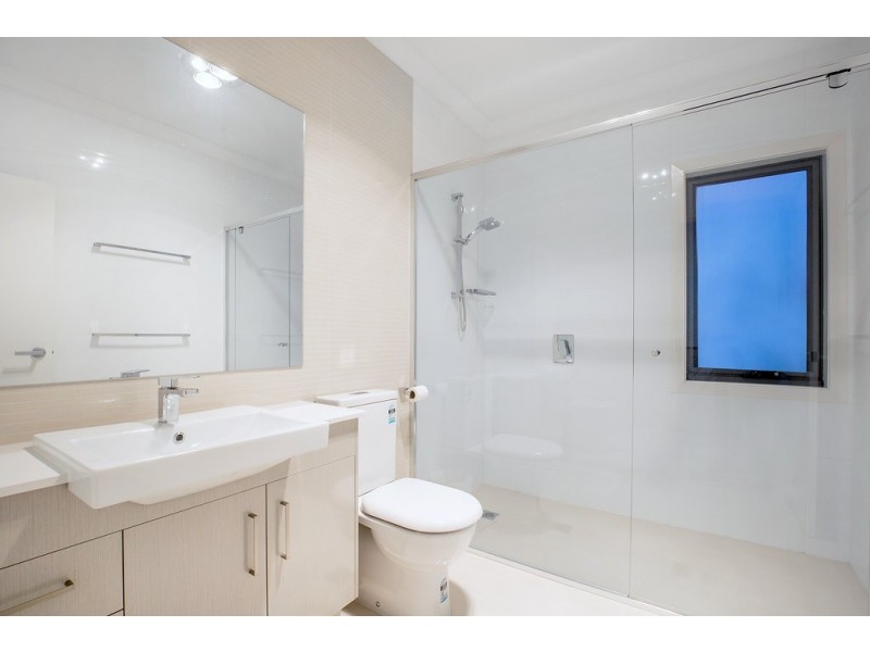 22/1 Broadwater Avenue, Hope Island QLD 4212