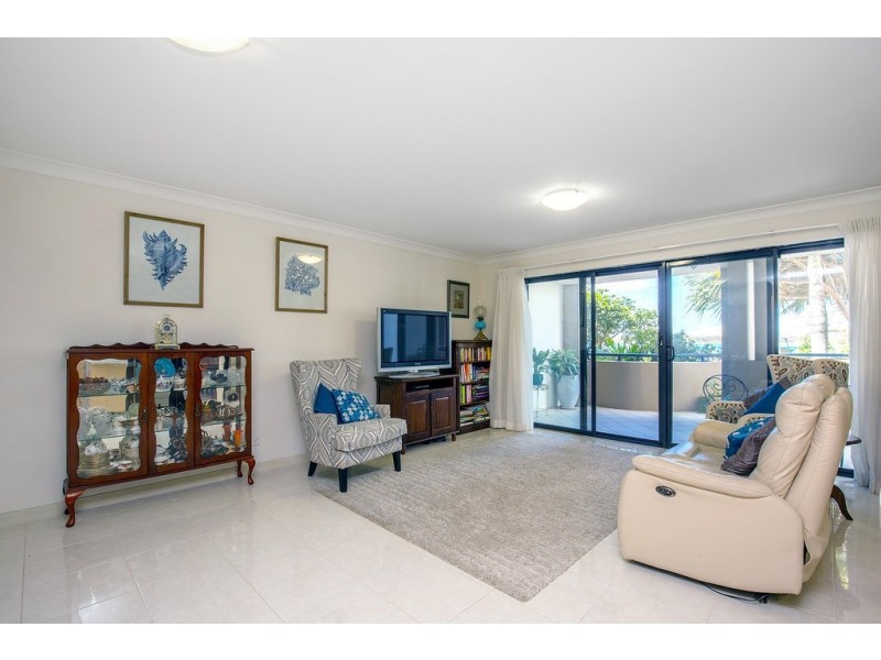 128/392 Marine Parade, Labrador QLD 4215