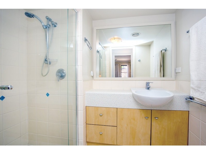 128/392 Marine Parade, Labrador QLD 4215