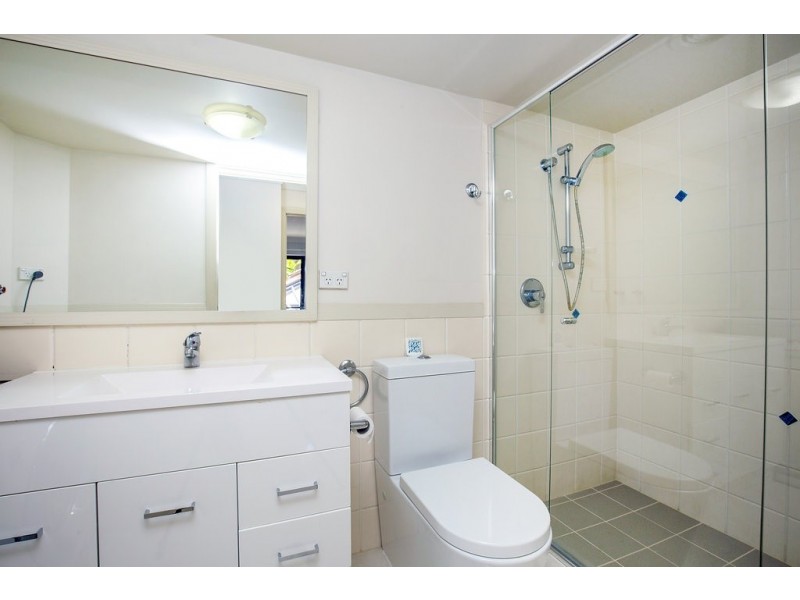 128/392 Marine Parade, Labrador QLD 4215