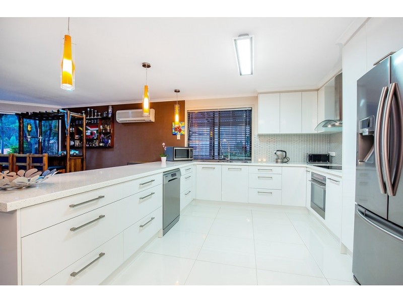 14 Atoli Rise, Pacific Pines QLD 4211