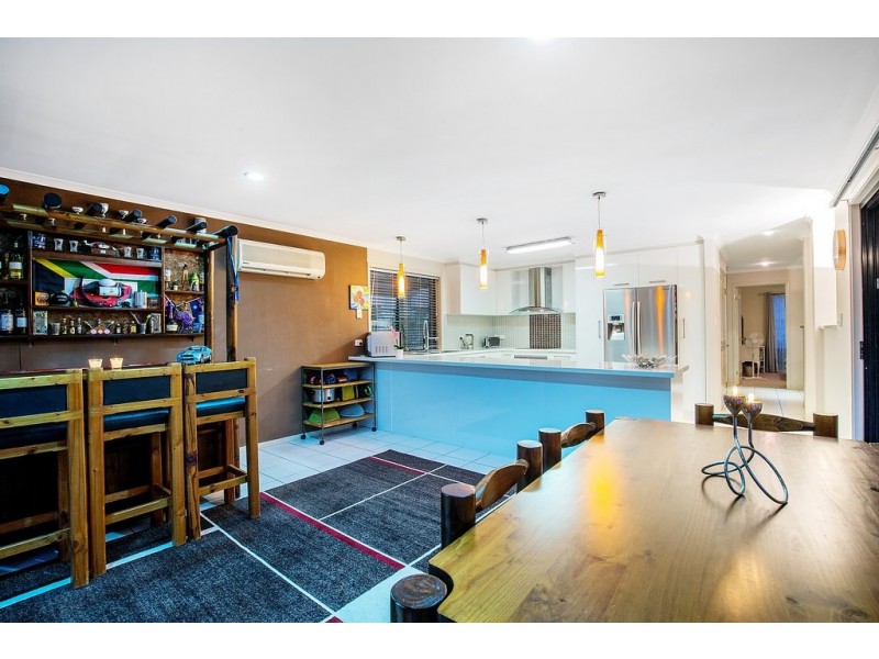 14 Atoli Rise, Pacific Pines QLD 4211
