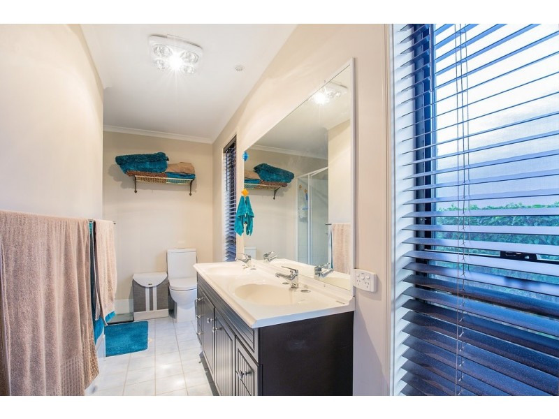14 Atoli Rise, Pacific Pines QLD 4211