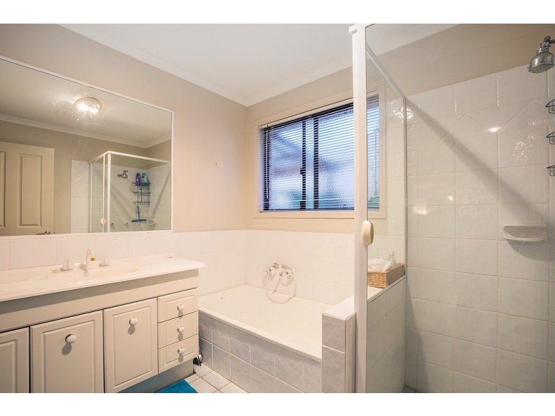 14 Atoli Rise, Pacific Pines QLD 4211