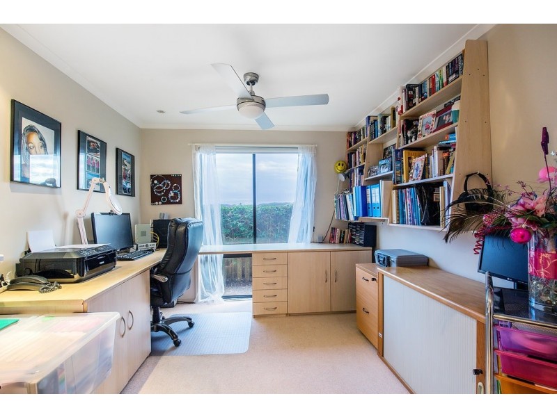 14 Atoli Rise, Pacific Pines QLD 4211