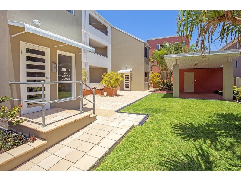 25/6-10 Rose Street, Southport QLD 4215