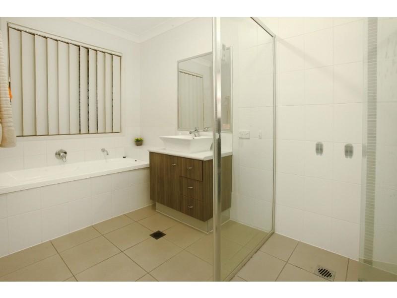 32 Barrington Street, Upper Coomera QLD 4209