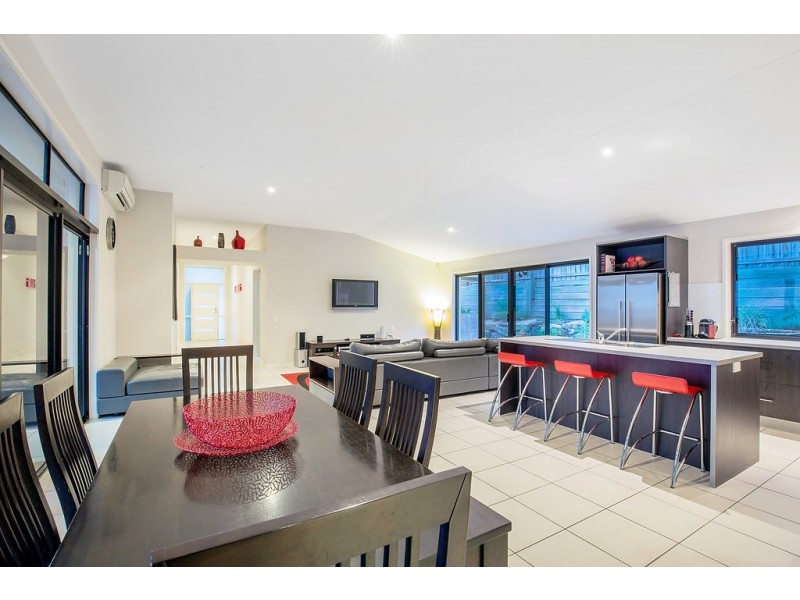 9 Mcguire Court, Maudsland QLD 4210