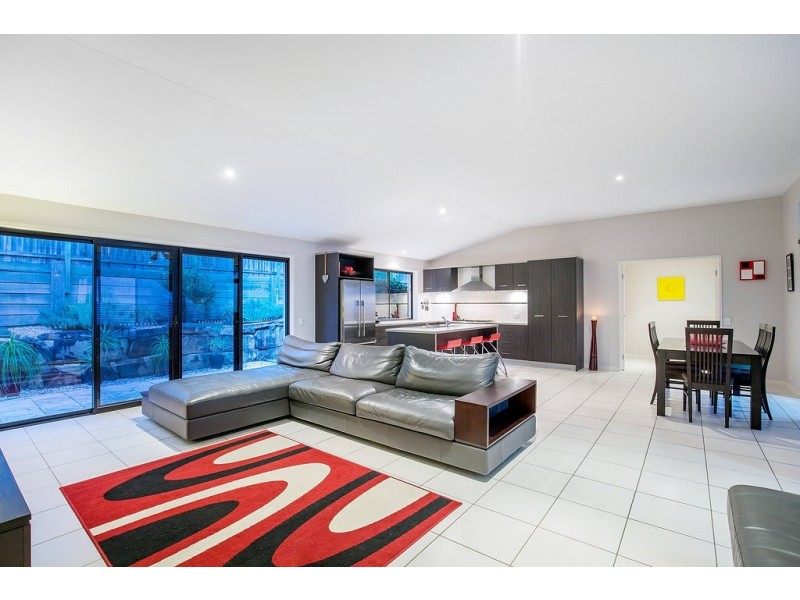 9 Mcguire Court, Maudsland QLD 4210
