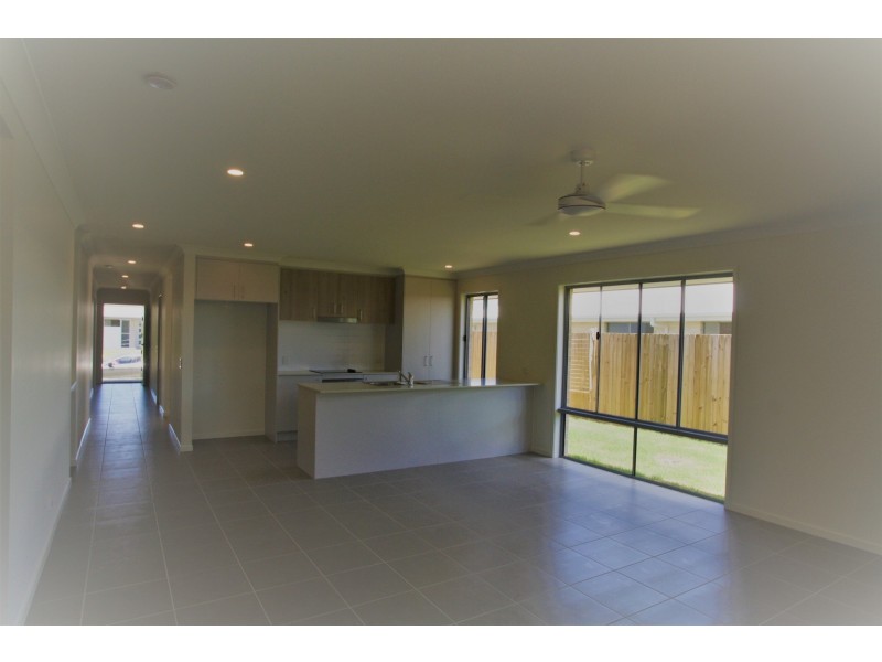 3 Blue Bay Street, Jacobs Well QLD 4208