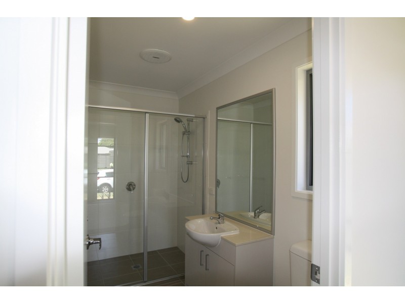 3 Blue Bay Street, Jacobs Well QLD 4208