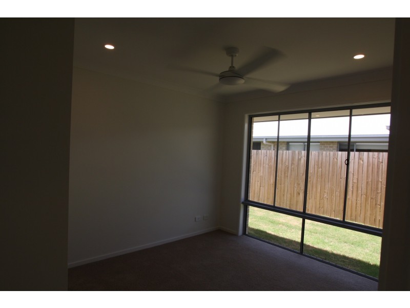 3 Blue Bay Street, Jacobs Well QLD 4208
