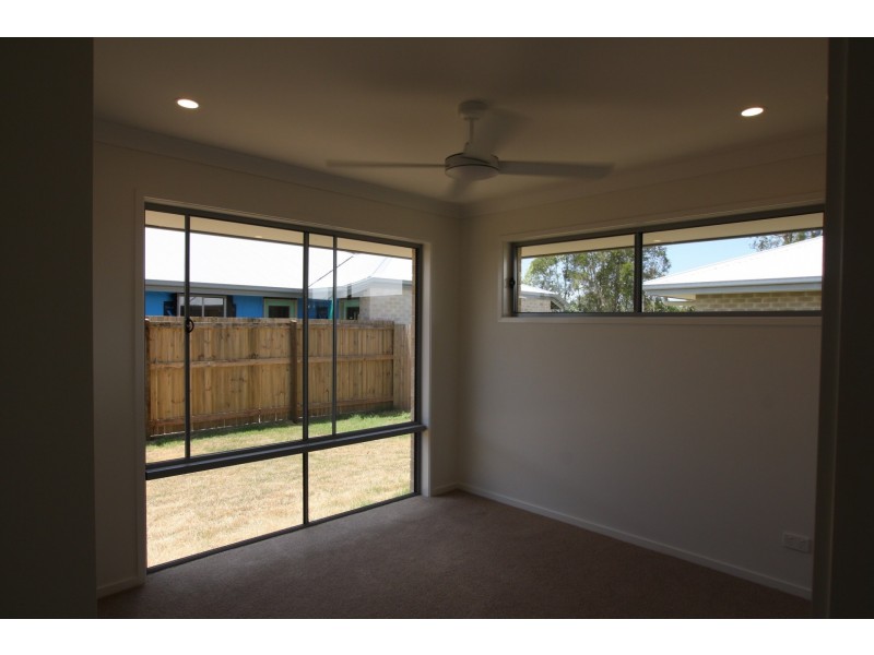 3 Blue Bay Street, Jacobs Well QLD 4208