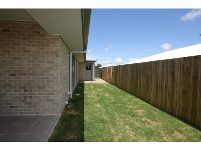 3 Blue Bay Street, Jacobs Well QLD 4208