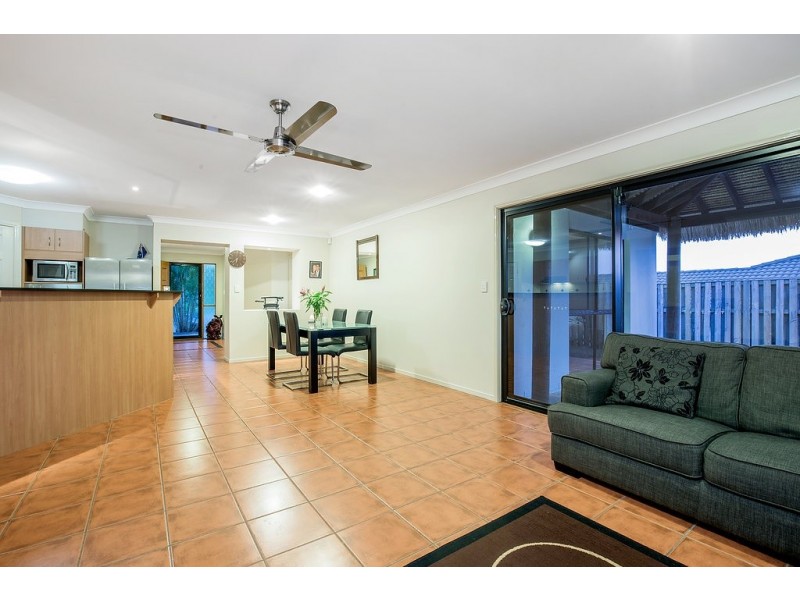 9 Brissendon Street, Maudsland QLD 4210