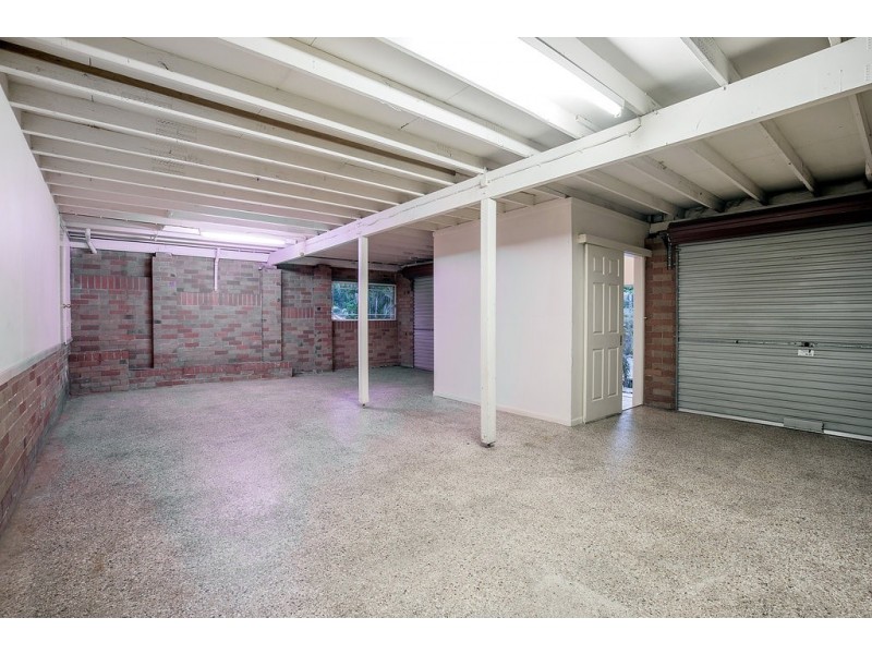 8 Pacific Pines Boulevard, Pacific Pines QLD 4211