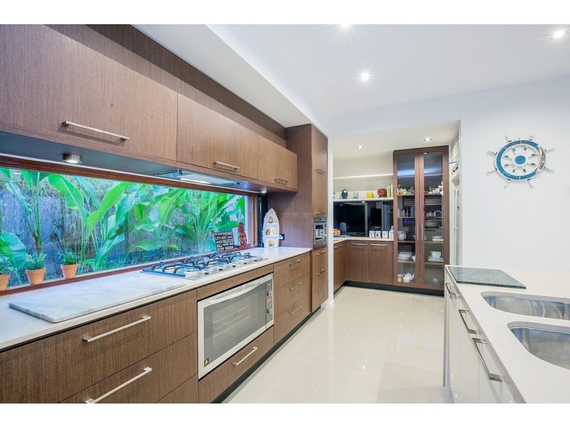 4 Valley Brook Rise, Maudsland QLD 4210