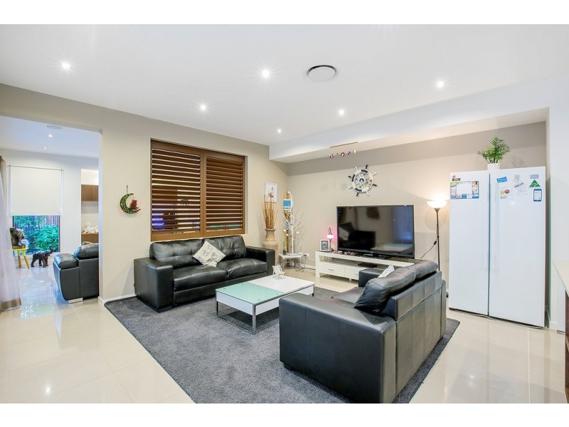 4 Valley Brook Rise, Maudsland QLD 4210