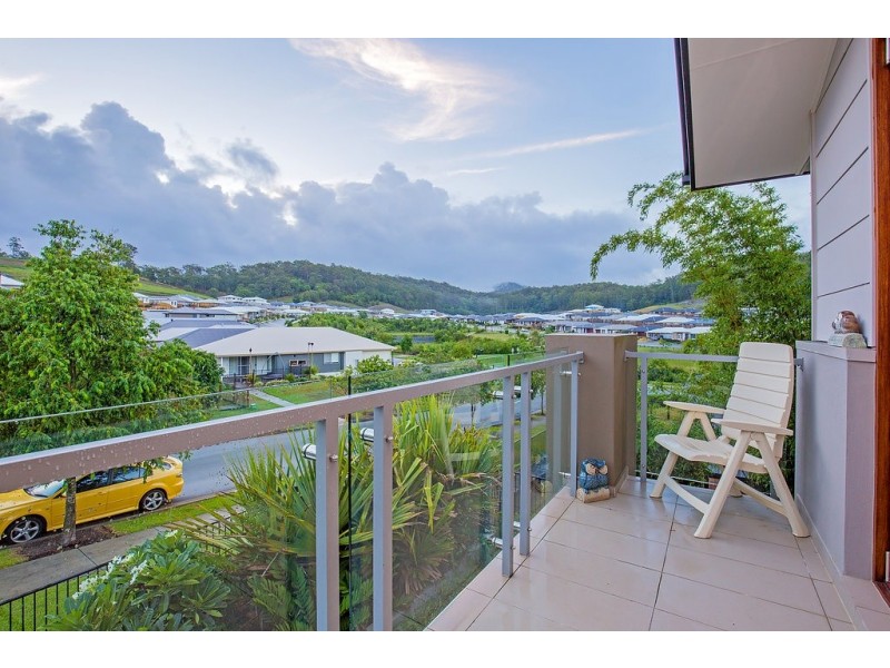 4 Valley Brook Rise, Maudsland QLD 4210