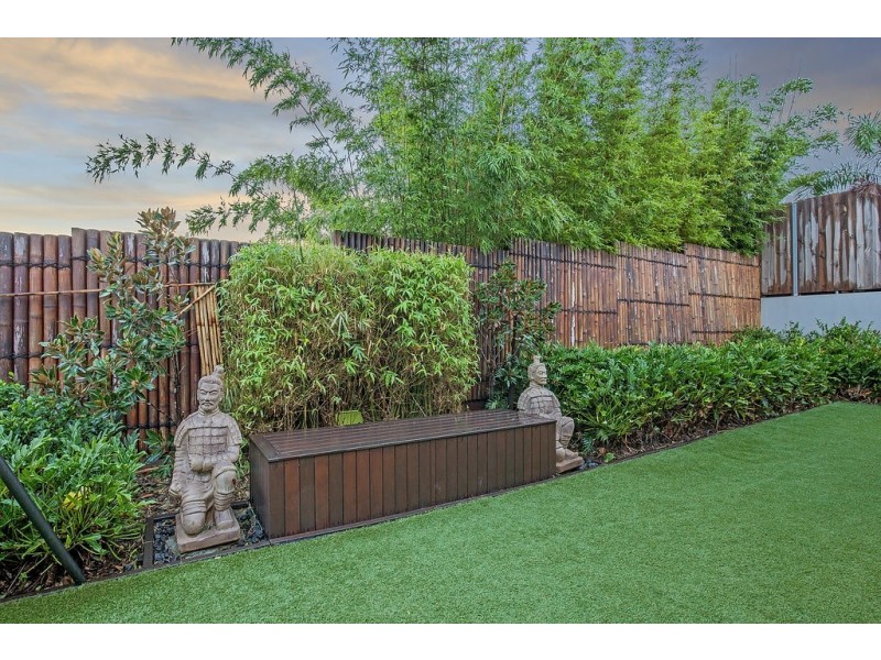 4 Valley Brook Rise, Maudsland QLD 4210