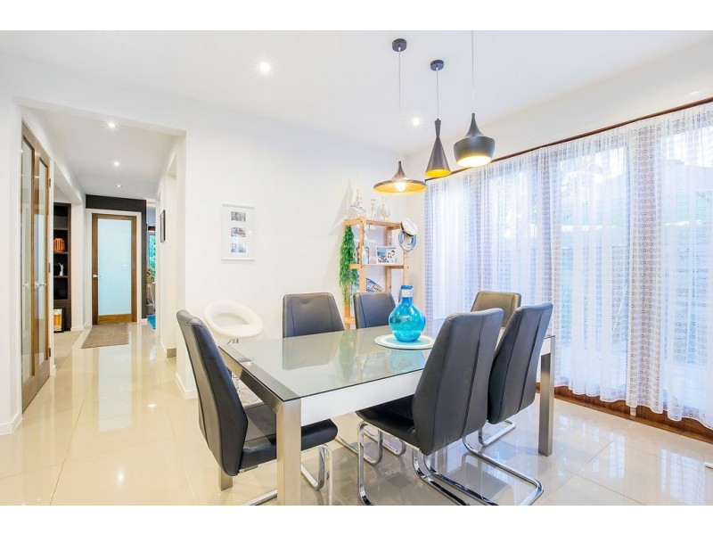 4 Valley Brook Rise, Maudsland QLD 4210