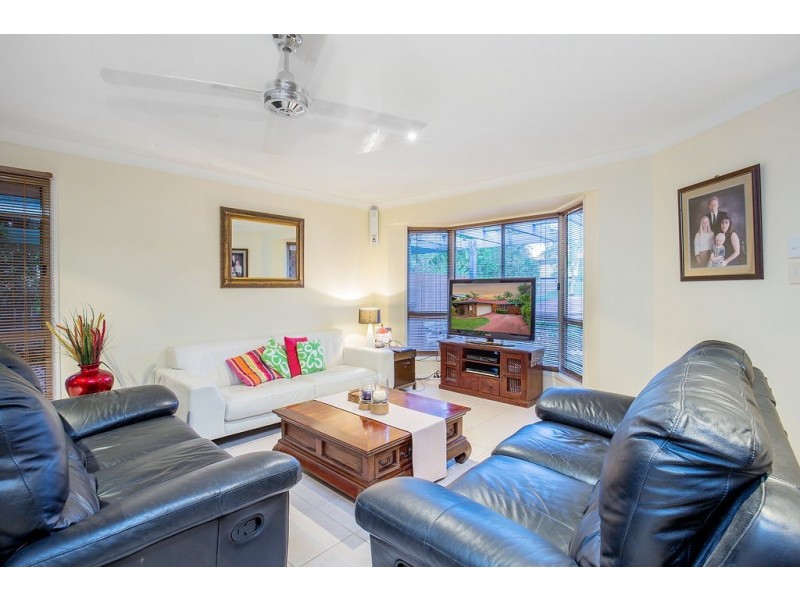 38 Cootharaba Drive, Helensvale QLD 4212