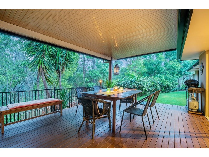 1 Roberts Drive, Maudsland QLD 4210