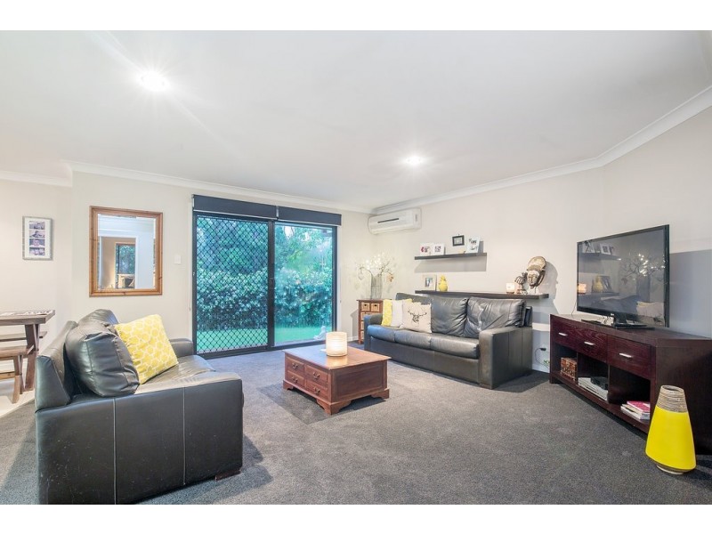 1 Roberts Drive, Maudsland QLD 4210