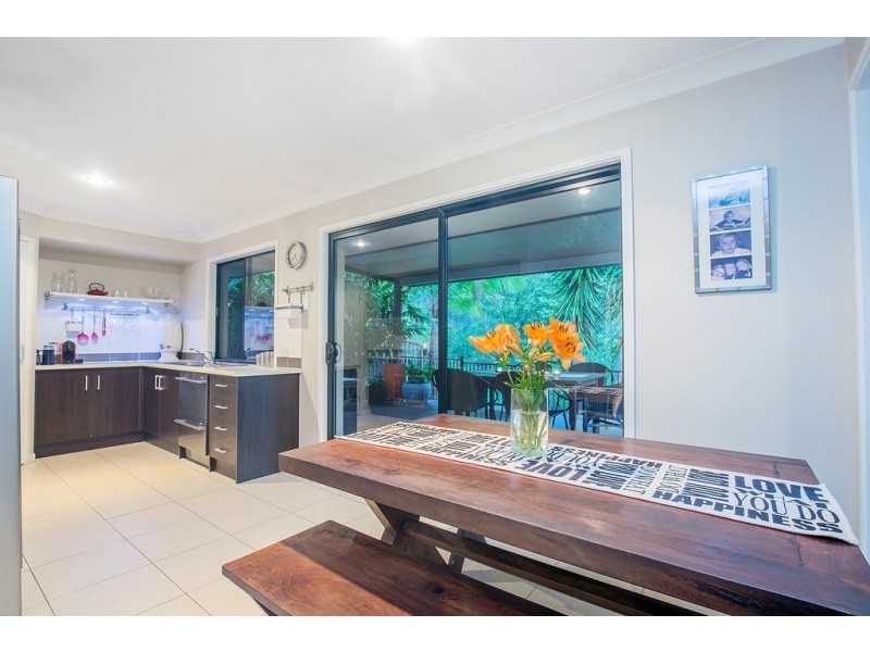 1 Roberts Drive, Maudsland QLD 4210