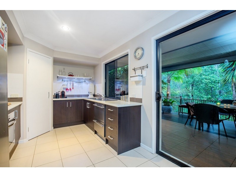 1 Roberts Drive, Maudsland QLD 4210
