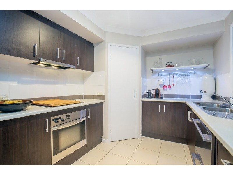 1 Roberts Drive, Maudsland QLD 4210
