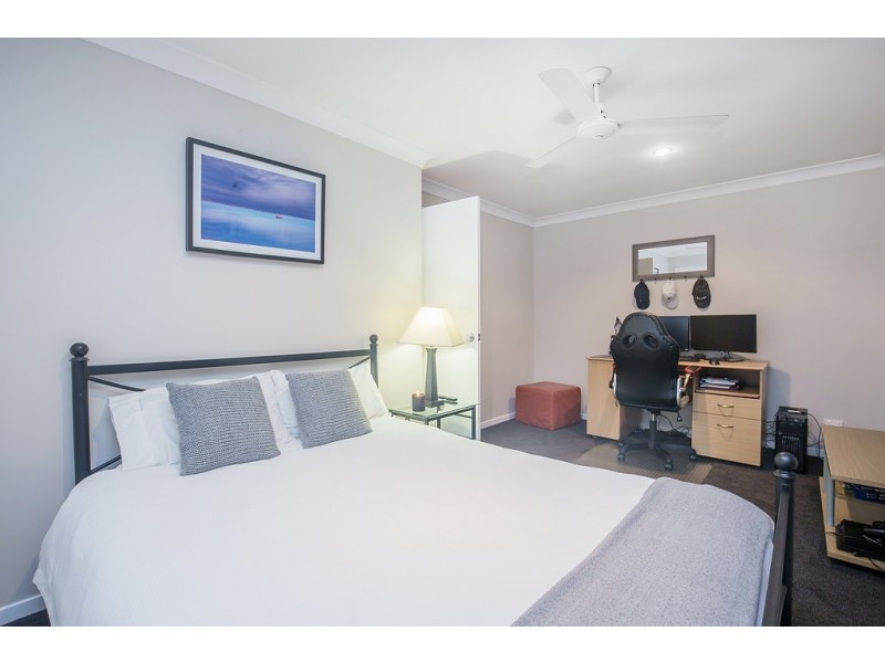 1 Roberts Drive, Maudsland QLD 4210