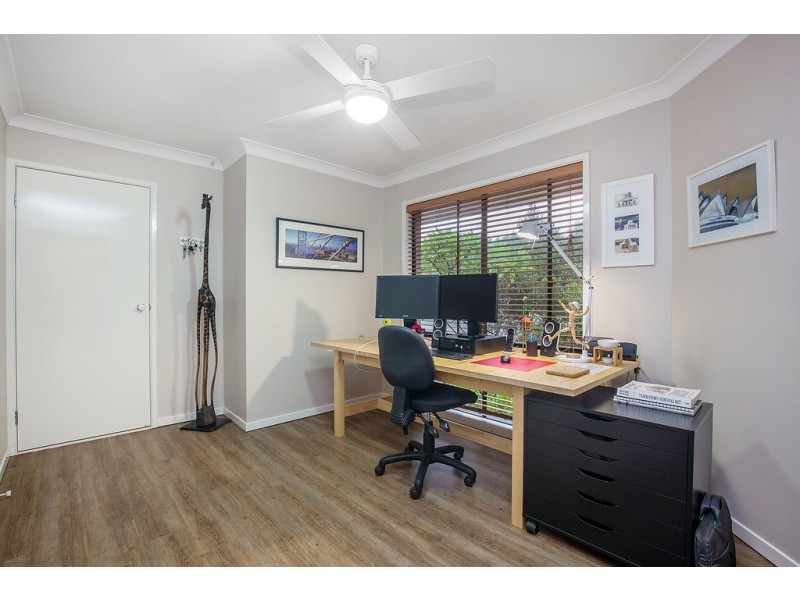 1 Roberts Drive, Maudsland QLD 4210