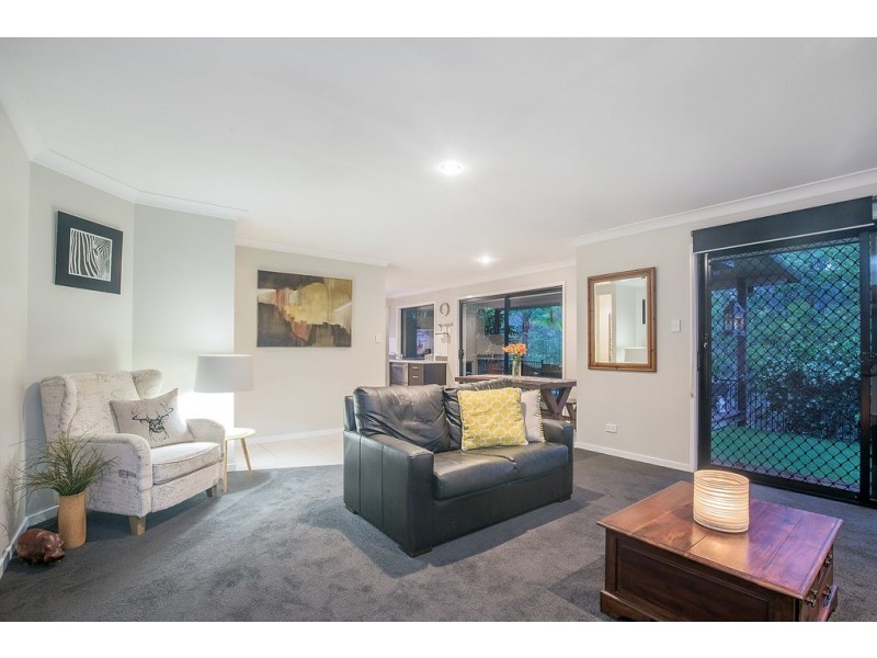 1 Roberts Drive, Maudsland QLD 4210