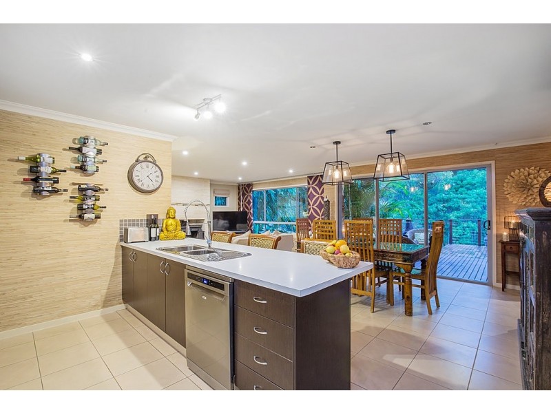 12 Lambert Drive, Maudsland QLD 4210