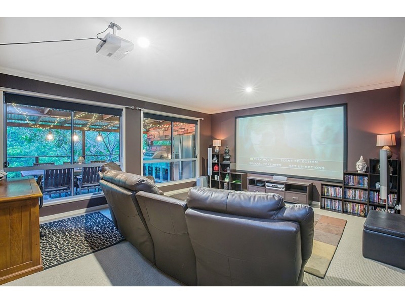 12 Lambert Drive, Maudsland QLD 4210
