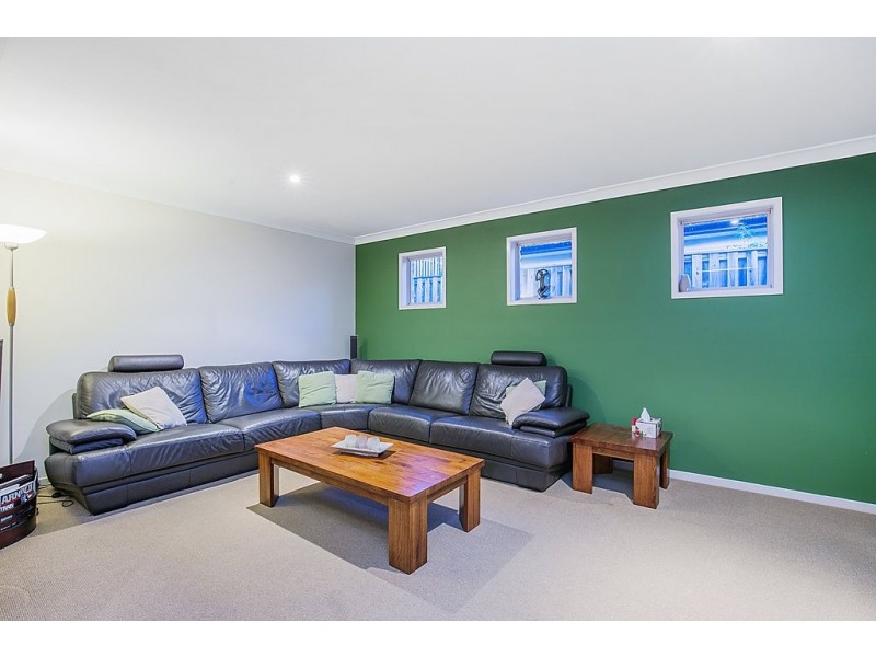 6 Taske Rise, Pacific Pines QLD 4211