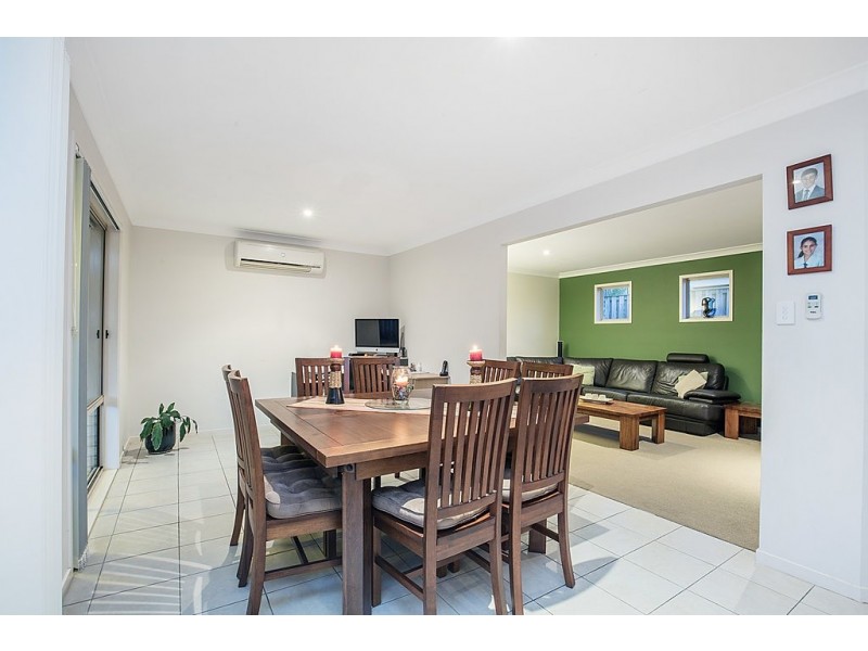 6 Taske Rise, Pacific Pines QLD 4211