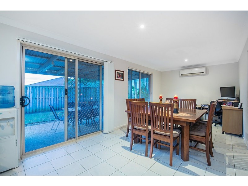 6 Taske Rise, Pacific Pines QLD 4211