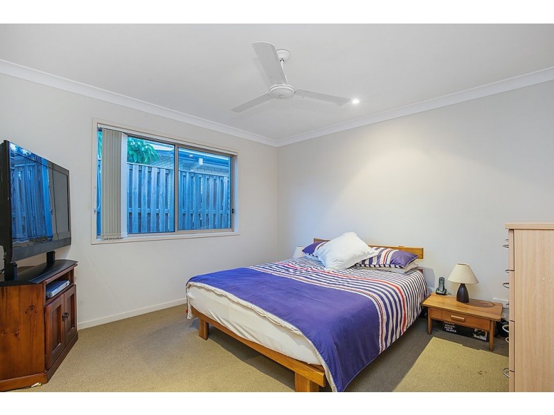 6 Taske Rise, Pacific Pines QLD 4211