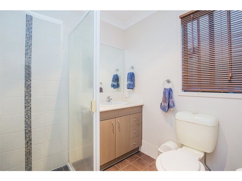 6 Taske Rise, Pacific Pines QLD 4211