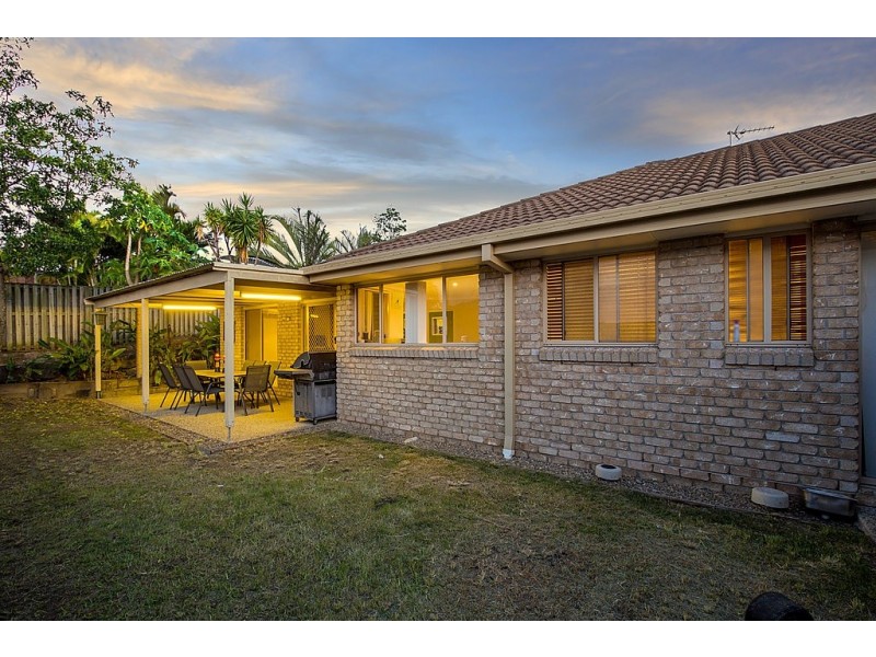 6 Taske Rise, Pacific Pines QLD 4211