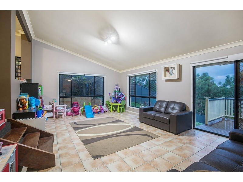 20 Bonin Close, Pacific Pines QLD 4211