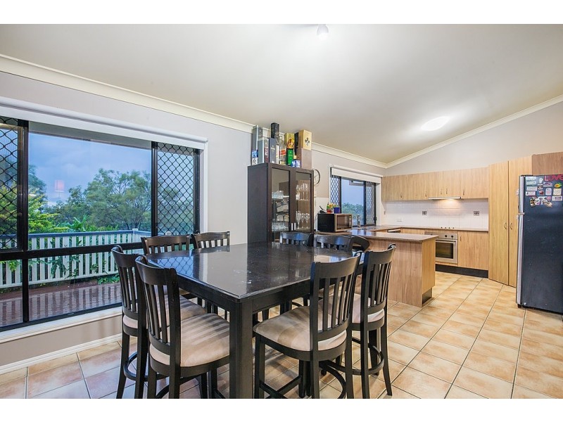 20 Bonin Close, Pacific Pines QLD 4211