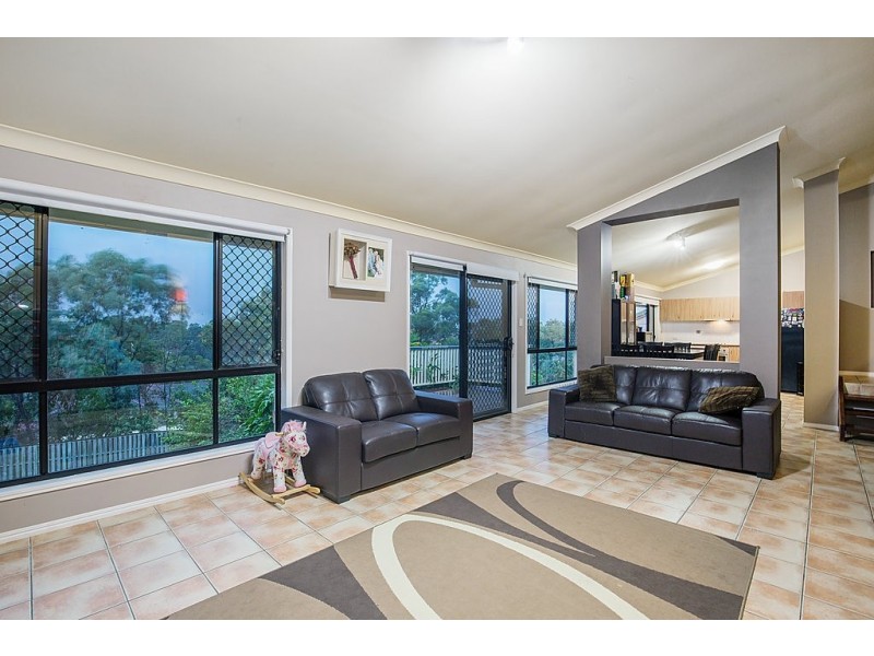 20 Bonin Close, Pacific Pines QLD 4211