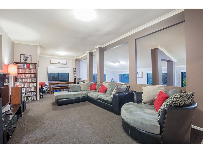 20 Bonin Close, Pacific Pines QLD 4211