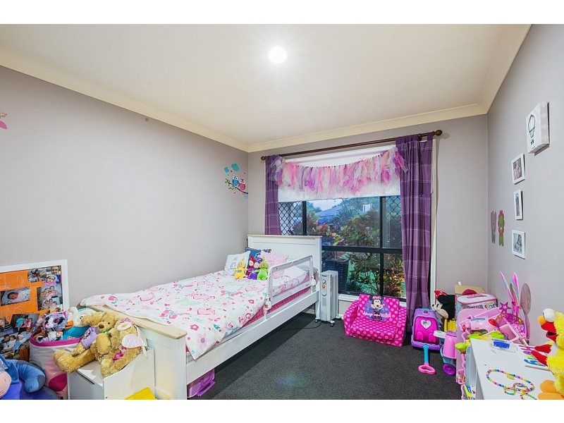 20 Bonin Close, Pacific Pines QLD 4211