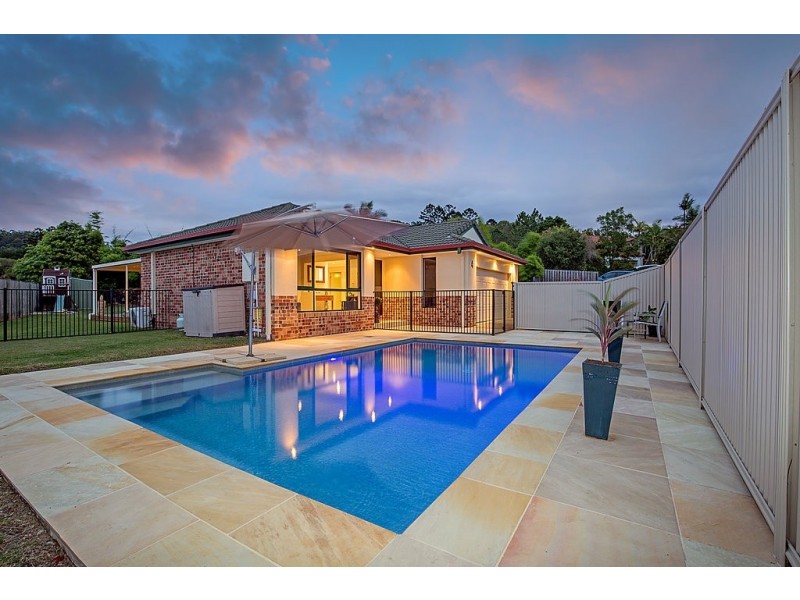 4 Harwood Place, Maudsland QLD 4210