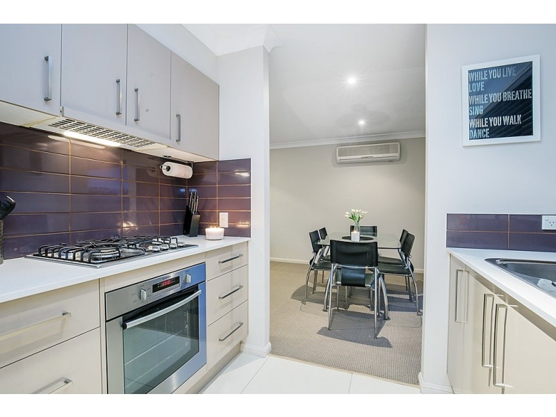 4 Harwood Place, Maudsland QLD 4210